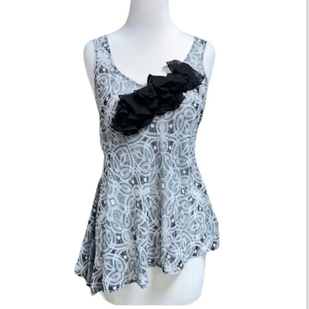 Express Sleeveless Black/White Blouse Size XS